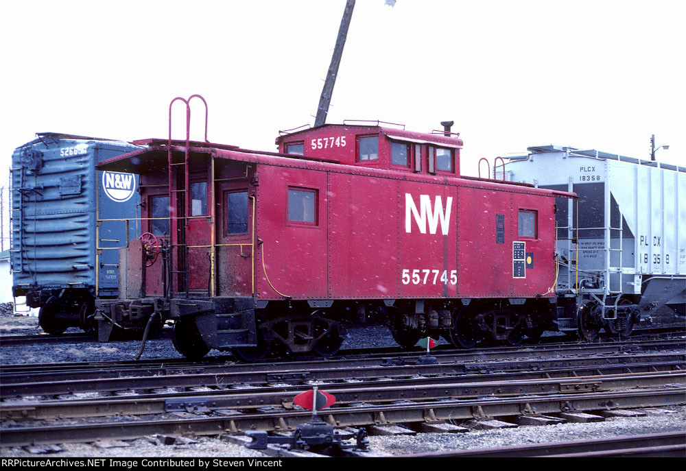 Norfolk & Western caboose #557745